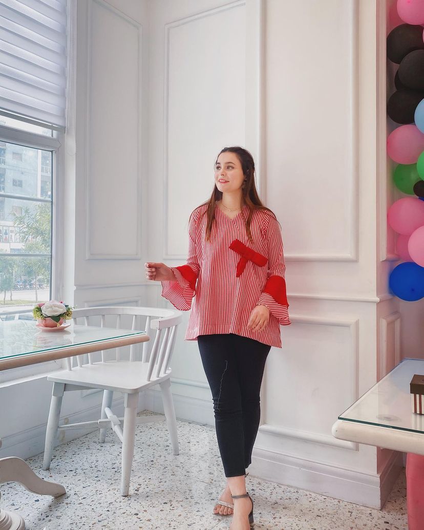 Red Ribbon Tie Top